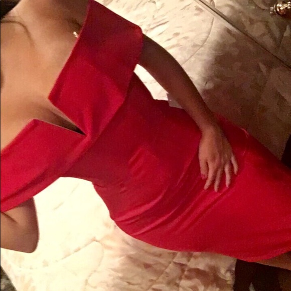 RED OFF THE SHOULDER DRESS - Picture 2 of 3